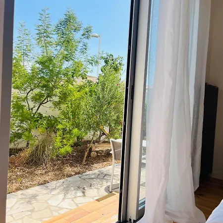 Guest house 2 & Terrasse Montpellier 3*